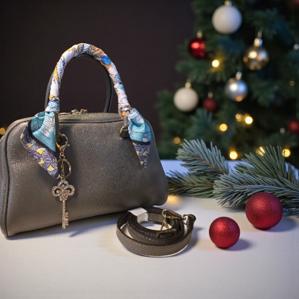 Price Drop!! Genuine Leather Warm Grey Barrel Bag by Divina Firenze NWT - Picture 2 of 8